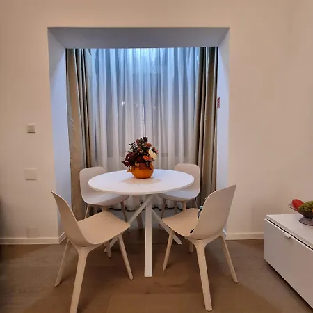 Vibrant & Spacious 3br Lofts On Amzei Square * Bucharest