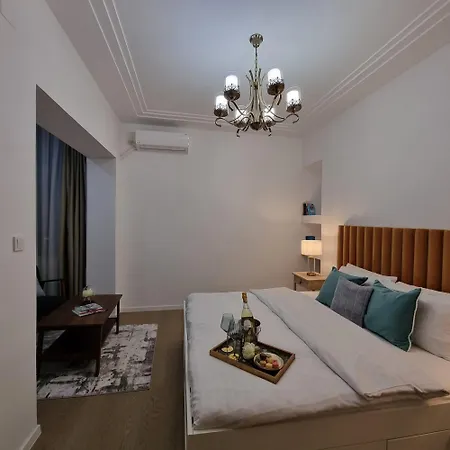 Vibrant & Spacious 3br Lofts On Amzei Square Apartment *