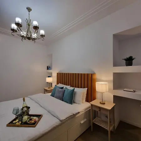 Apartment Vibrant & Spacious 3br Lofts On Amzei Square *