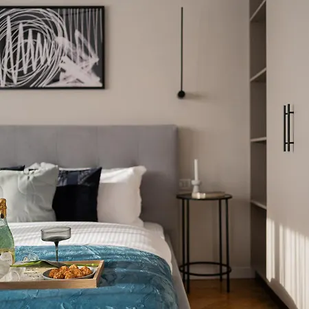 Vibrant & Spacious 3br Lofts On Amzei Square Apartment Bucharest