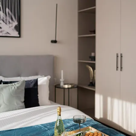 Vibrant & Spacious 3br Lofts On Amzei Square *