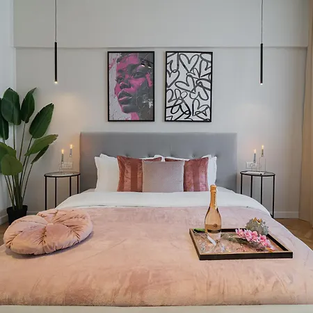 Vibrant & Spacious 3br Lofts On Amzei Square * Bucharest