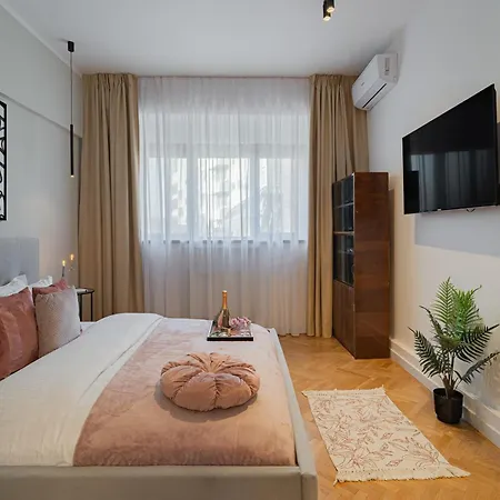 Vibrant & Spacious 3br Lofts On Amzei Square Apartment Bucharest