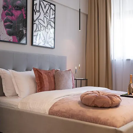 Vibrant & Spacious 3br Lofts On Amzei Square *
