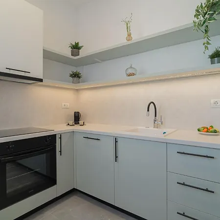 Apartment Vibrant & Spacious 3br Lofts On Amzei Square