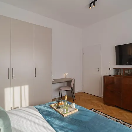 Vibrant & Spacious 3br Lofts On Amzei Square Bucharest