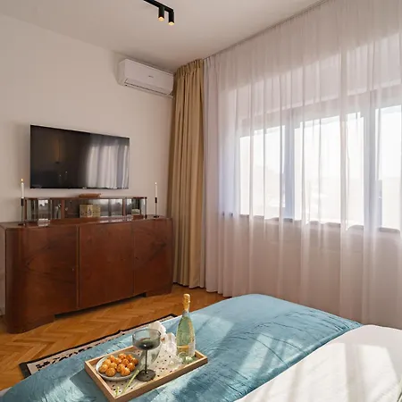 Vibrant & Spacious 3br Lofts On Amzei Square Apartment Bucharest