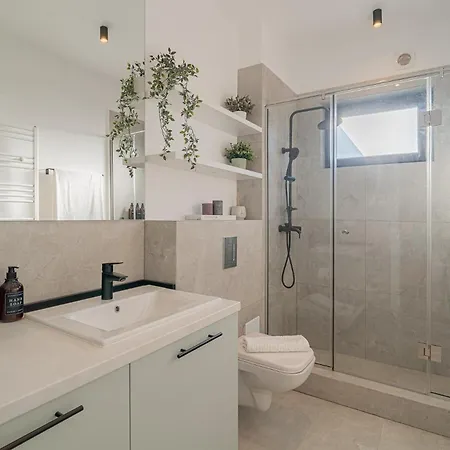 Apartment Vibrant & Spacious 3br Lofts On Amzei Square Bucharest